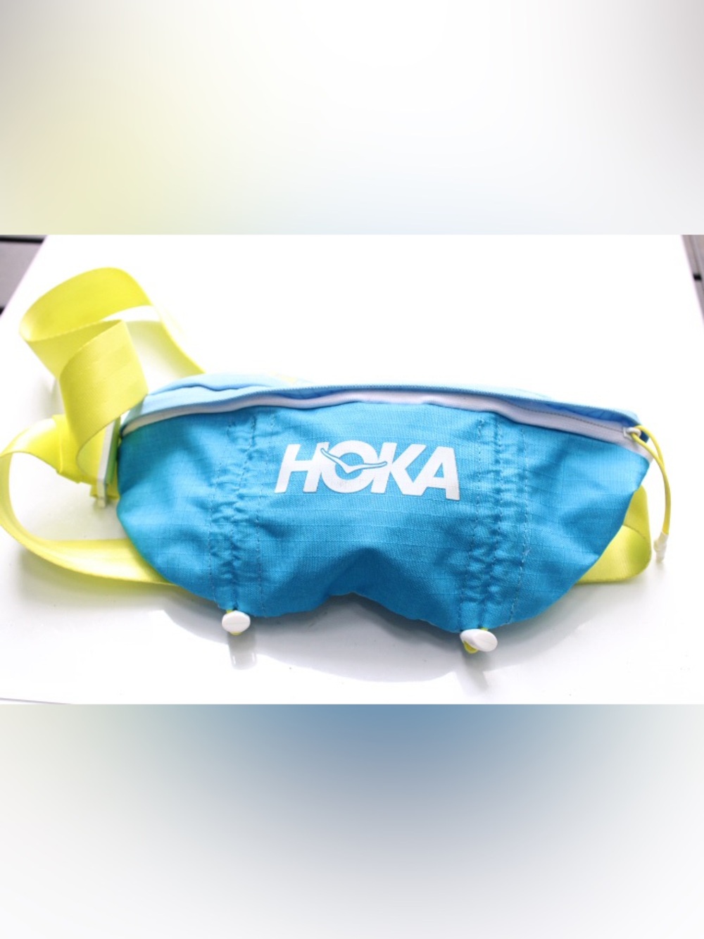 Hoka Fly human waist pack